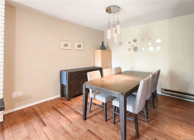 5 of 38 - 3060 Harriet Rd 8, Saanich, BC