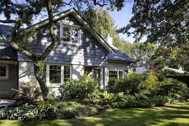 4 of 51 - 1387 St. David St, Oak Bay, BC