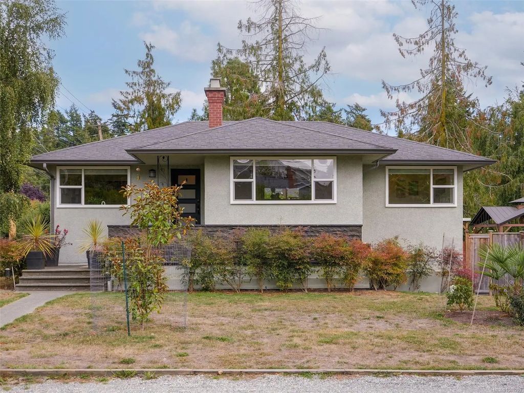 3945 Dawe Rd, Saanich