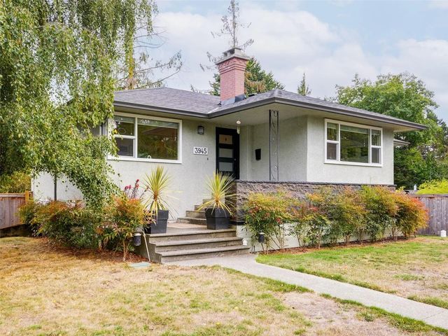 2 of 42 - 3945 Dawe Rd, Saanich, BC