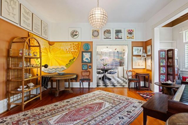 5 of 55 - 1648 Rockland Ave, Victoria, BC