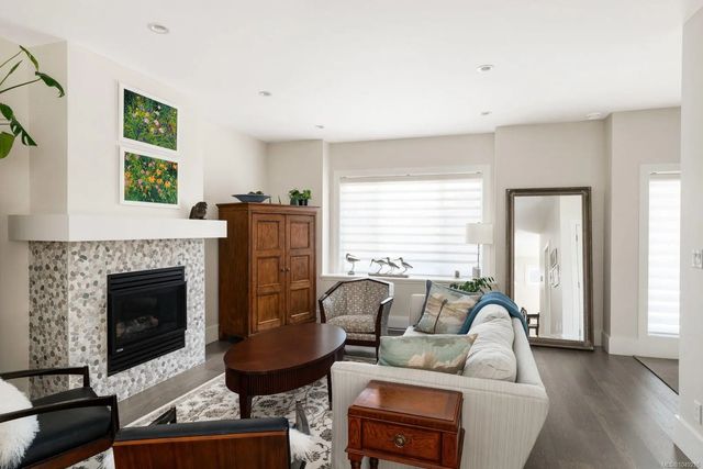5 of 34 - 2419 Malaview Ave 2, Sidney, BC