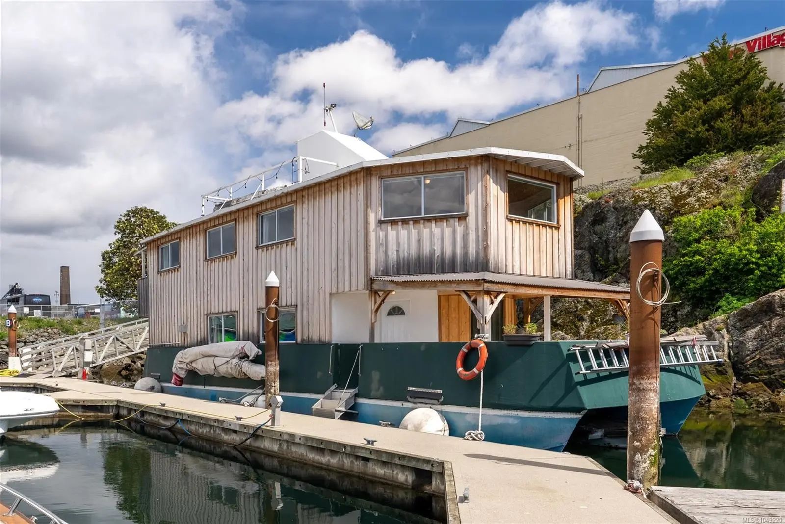 Residential for Sale by 1810b Store St 14 in the Victoria, located in the neighborhood of 