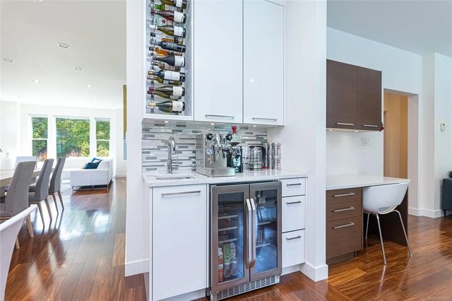 3 of 99 - 1518 Shorncliffe Rd, Saanich, BC
