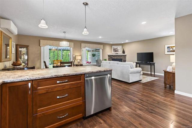 4 of 53 - 2567 Kendal Ave, Cumberland, BC