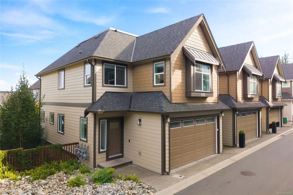 1212 Moonstone Loop, Langford