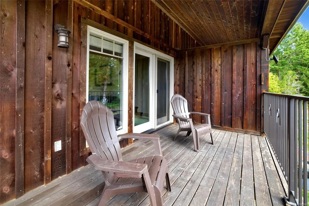 315 Robinson Rd 2, Salt Spring
