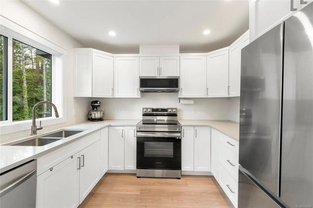 4 of 54 - 600 Ninth St 121, Nanaimo, BC