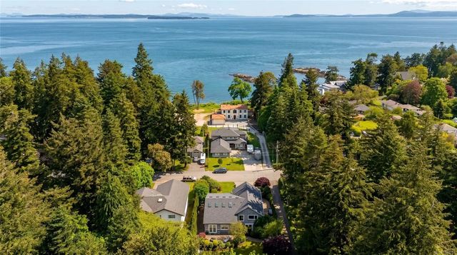 3 of 52 - 1896 Leyns Rd, Saanich, BC