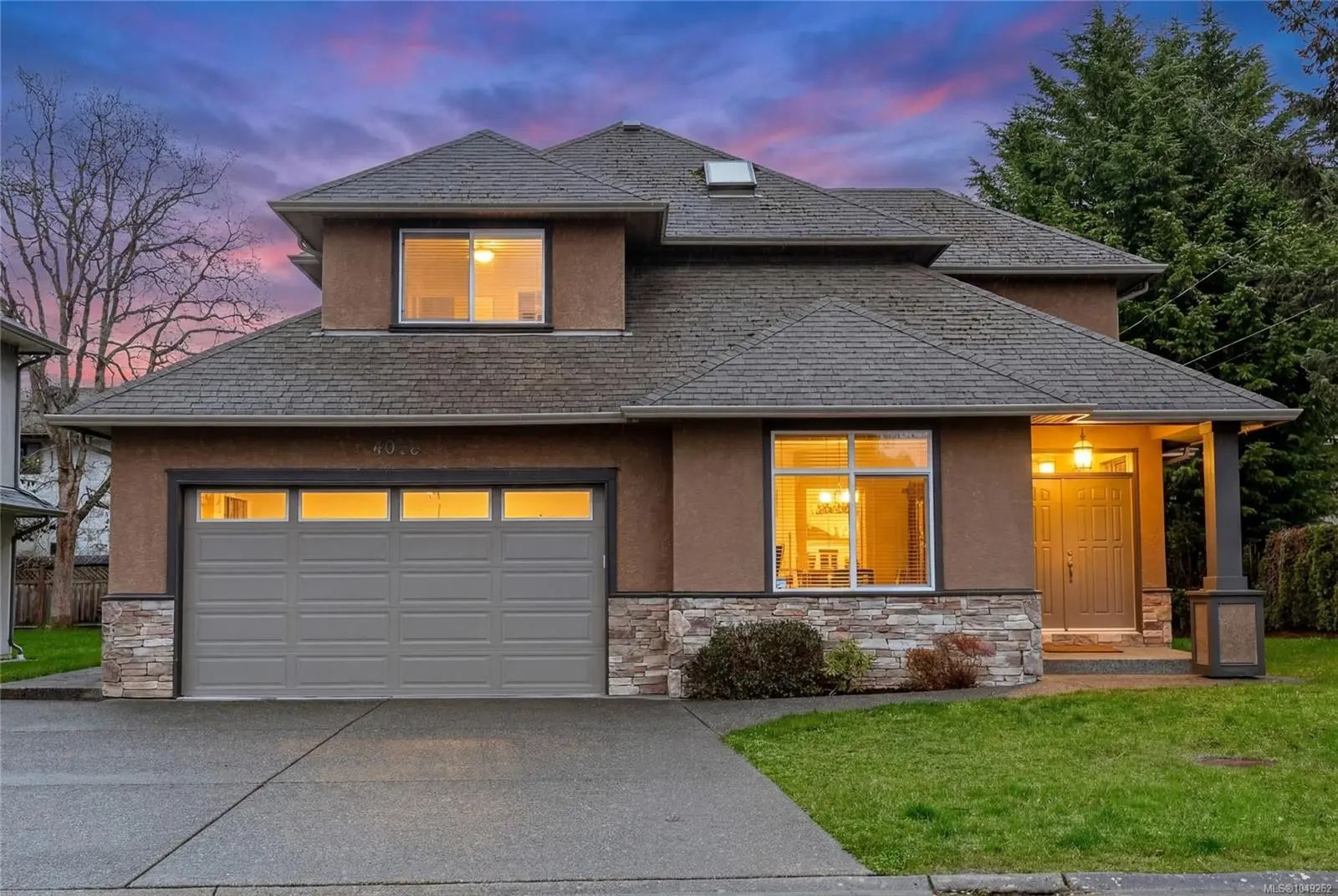 Residential Real Estate for Sale at 4073 Longview Dr in the city of Saanich by MLS #1049262