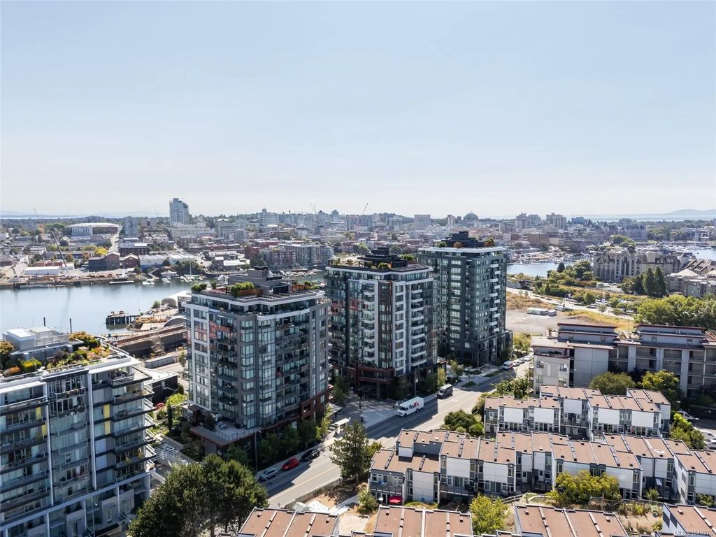 369 Tyee Rd 705, Victoria