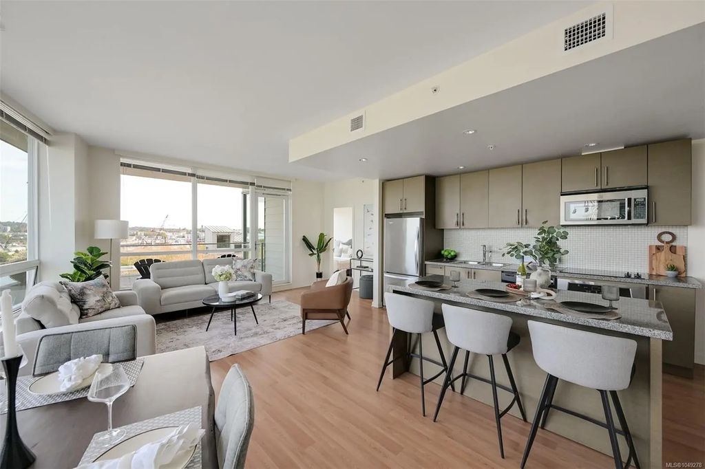 399 Tyee Rd 406, Victoria