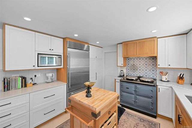 4 of 81 - 10915 Cedar Lane, North Saanich, BC