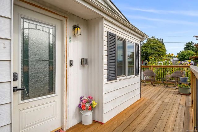 3 of 61 - 1990 4th St E, Courtenay, BC