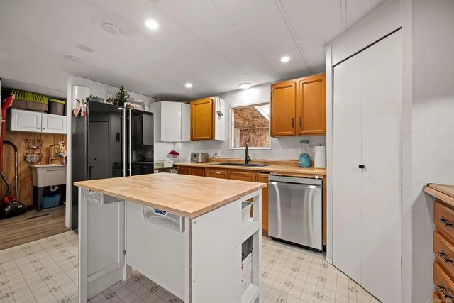 5 of 61 - 1990 4th St E, Courtenay, BC