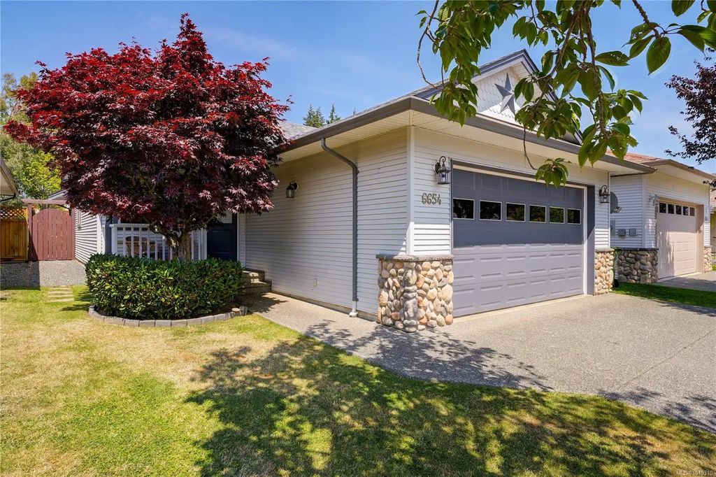 6654 Acreman Pl, Sooke