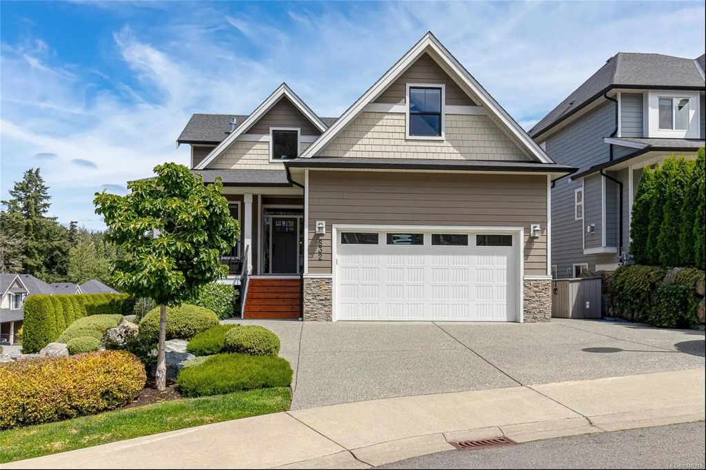832 Ashbury Ave, Langford