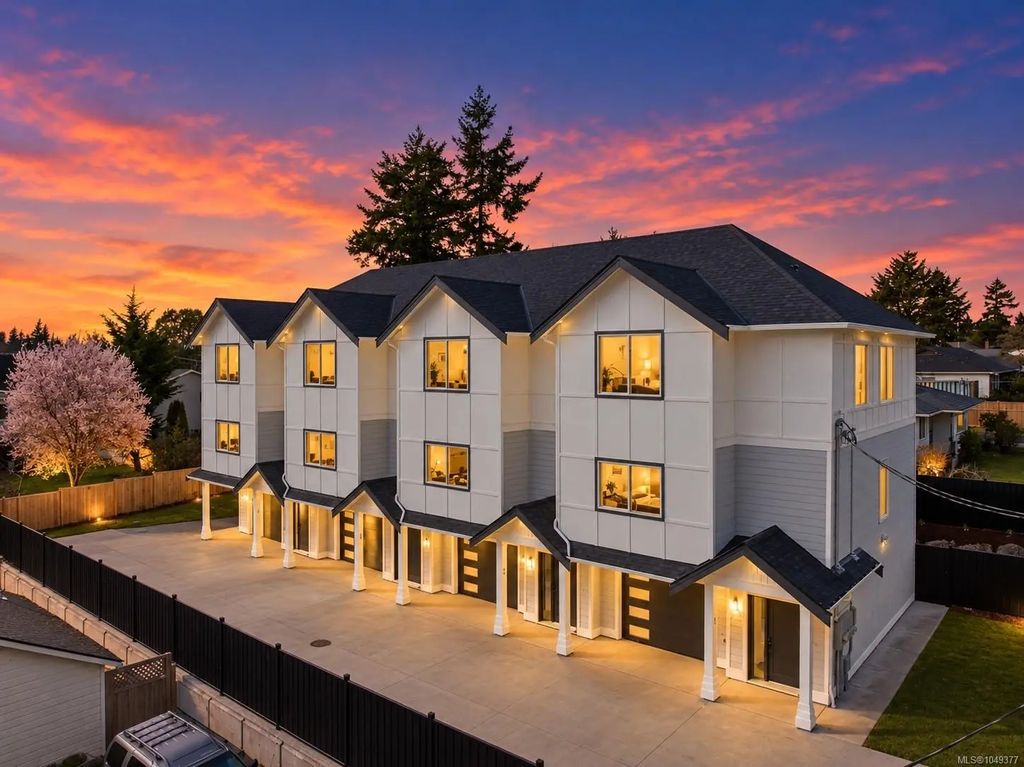 621 Broadway St 1, Saanich
