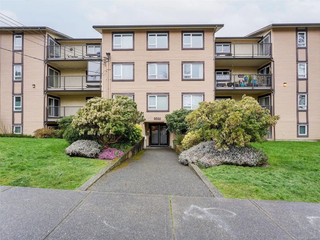 3258 Alder St 406, Saanich