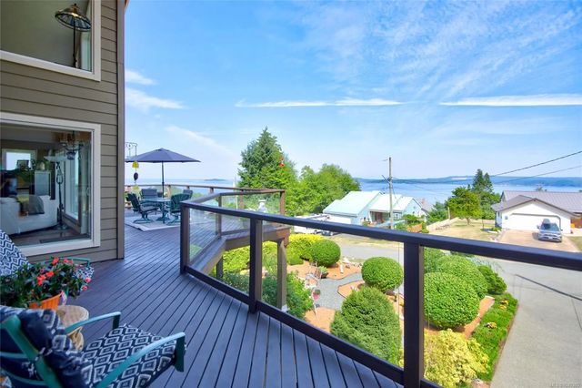 3 of 43 - 5633 6th St, Union Bay, BC