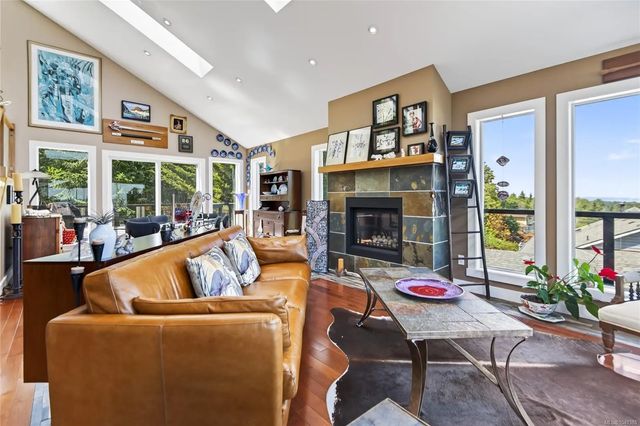 4 of 43 - 5633 6th St, Union Bay, BC