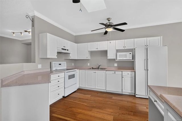 5 of 47 - 220 Island Hwy W 410, Parksville, BC