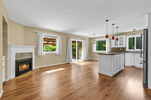 5 of 38 - 662 Redwood Dr, Qualicum Beach, BC