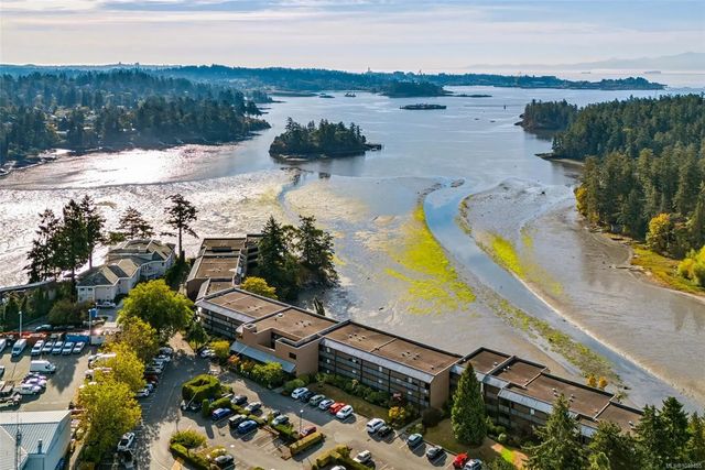 3 of 26 - 485 Island Hwy 117, View Royal, BC