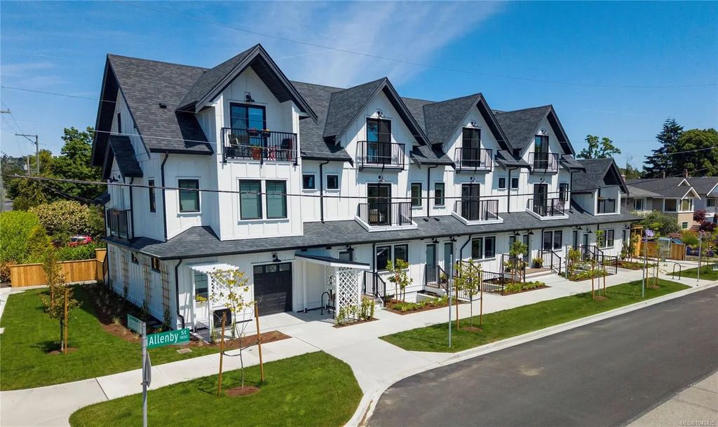 1830 Allenby St 2, Saanich