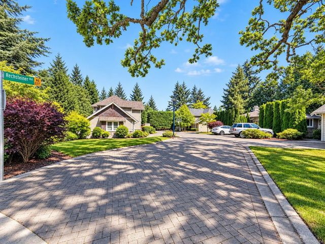 2 of 29 - 3975 Rechsteiner Rd, Saanich, BC