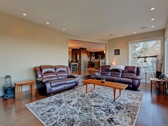 4 of 44 - 280 Milburn Dr, Colwood, BC