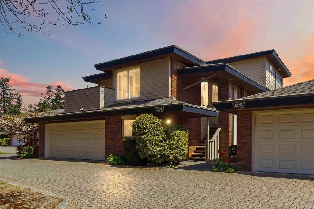 2345 Cedar Hill Cross Rd 157, Oak Bay