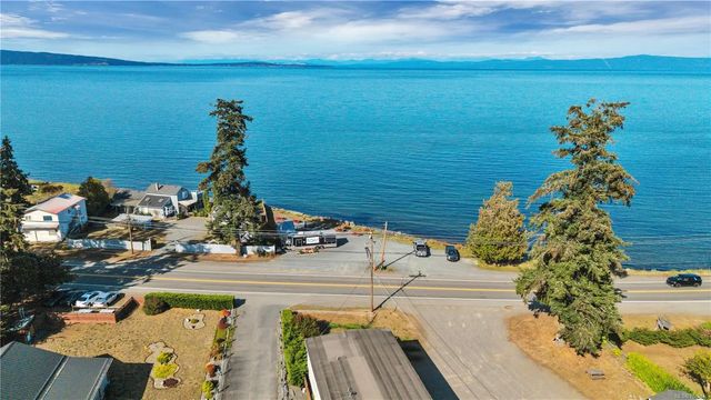 3 of 24 - 6001/6010 Island Hwy W, Qualicum Beach, BC