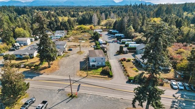 4 of 24 - 6001/6010 Island Hwy W, Qualicum Beach, BC