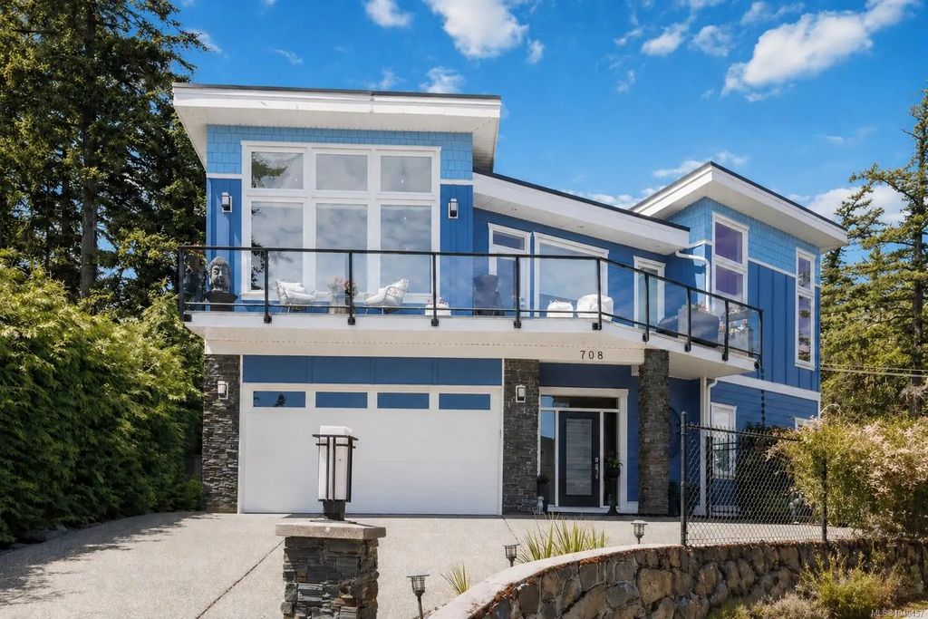 708 Demel Pl, Colwood