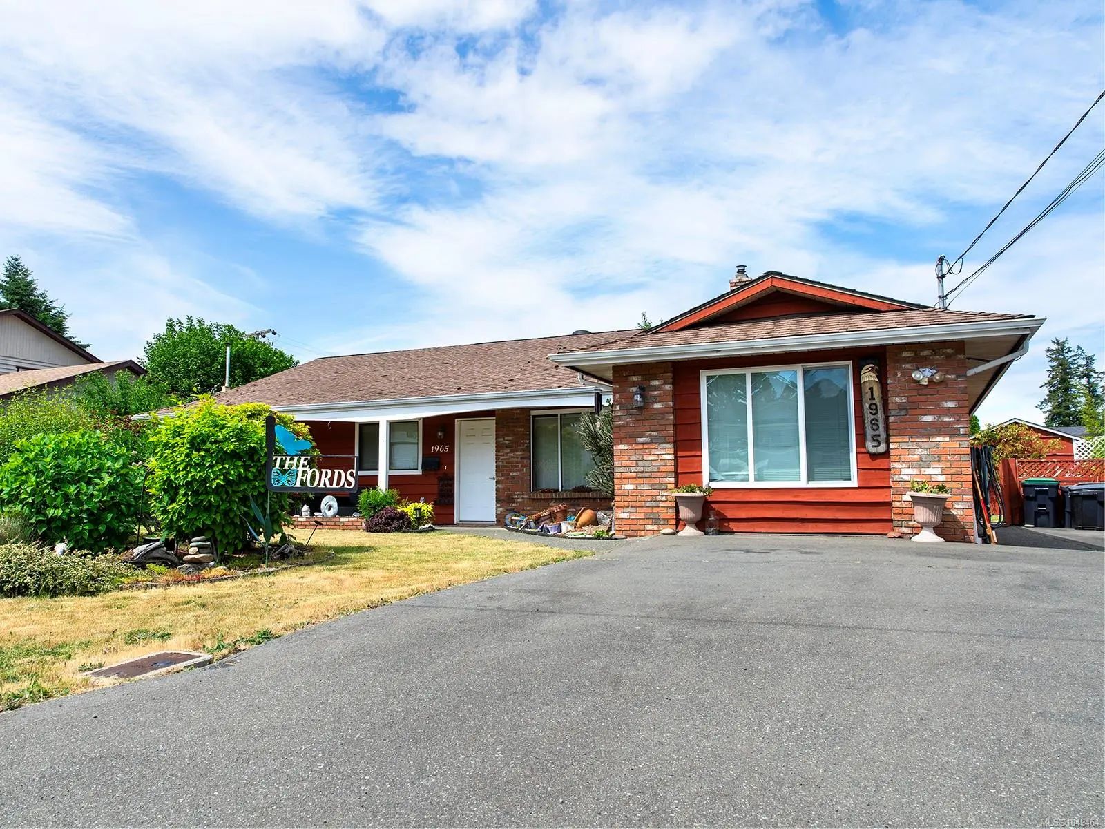 1049464, Residential, 1965 Cougar Cres, Comox, BC, , , V9M 2K4