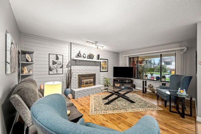 5 of 37 - 1965 Cougar Cres, Comox, BC