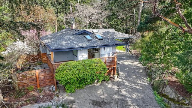 3 of 41 - 2660 Macdonald Dr E, Saanich, BC