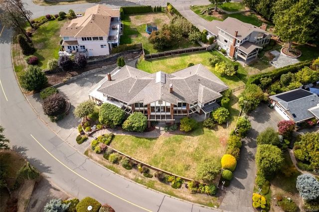 2 of 47 - 8798 Forest Park Dr, North Saanich, BC