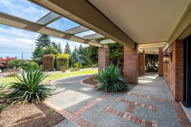 5 of 47 - 8798 Forest Park Dr, North Saanich, BC