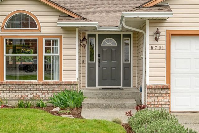 2 of 61 - 5701 Malibu Terr, Nanaimo, BC