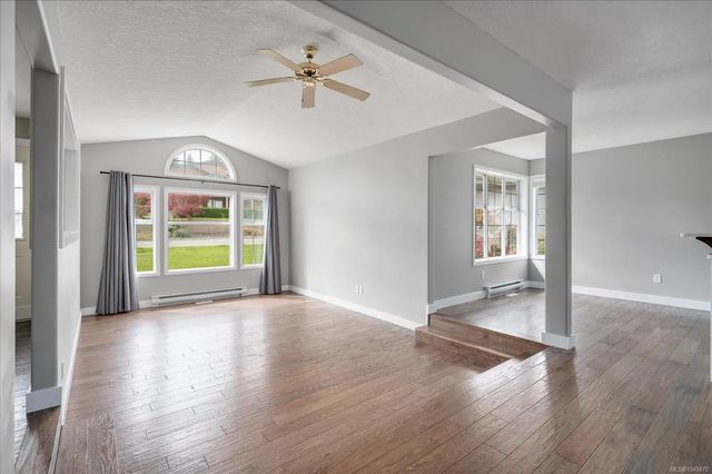 5 of 61 - 5701 Malibu Terr, Nanaimo, BC