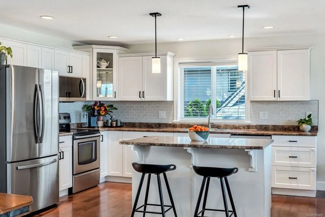 4 of 47 - 2311 Rockwood Pl, Nanaimo, BC