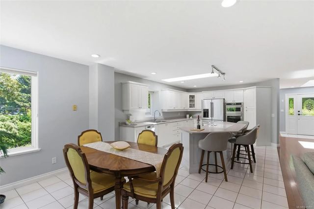 3 of 39 - 1608 Marina Way, Nanoose Bay, BC
