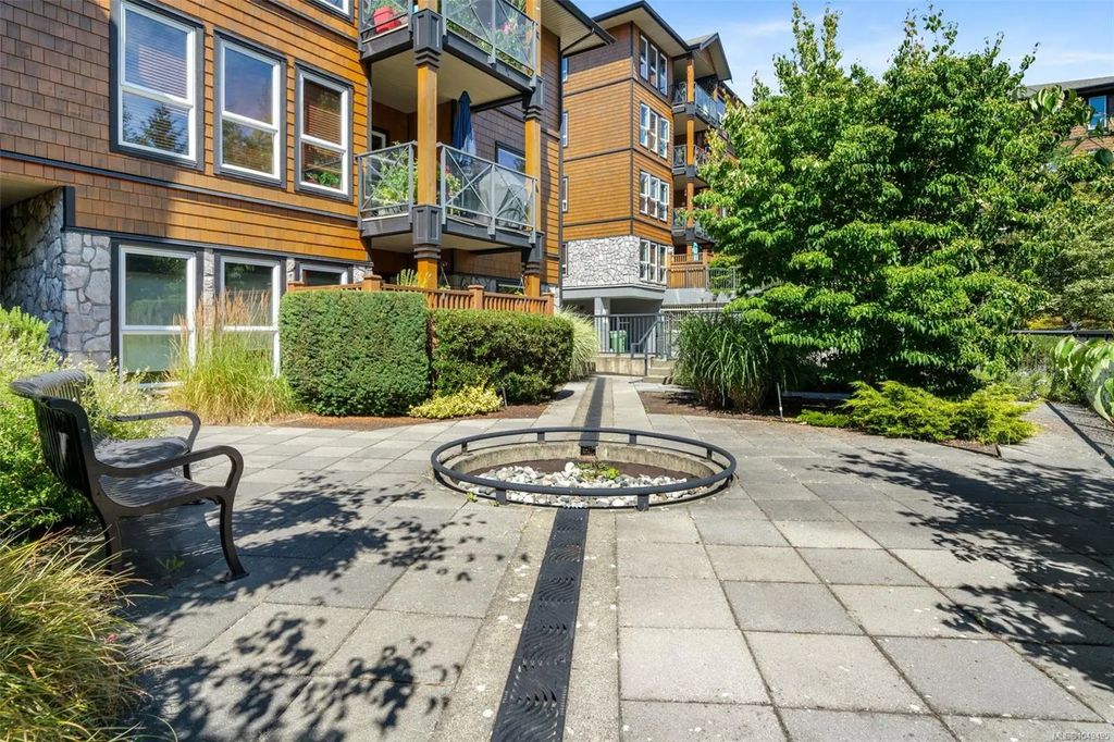 101 Nursery Hill Dr 105, View Royal