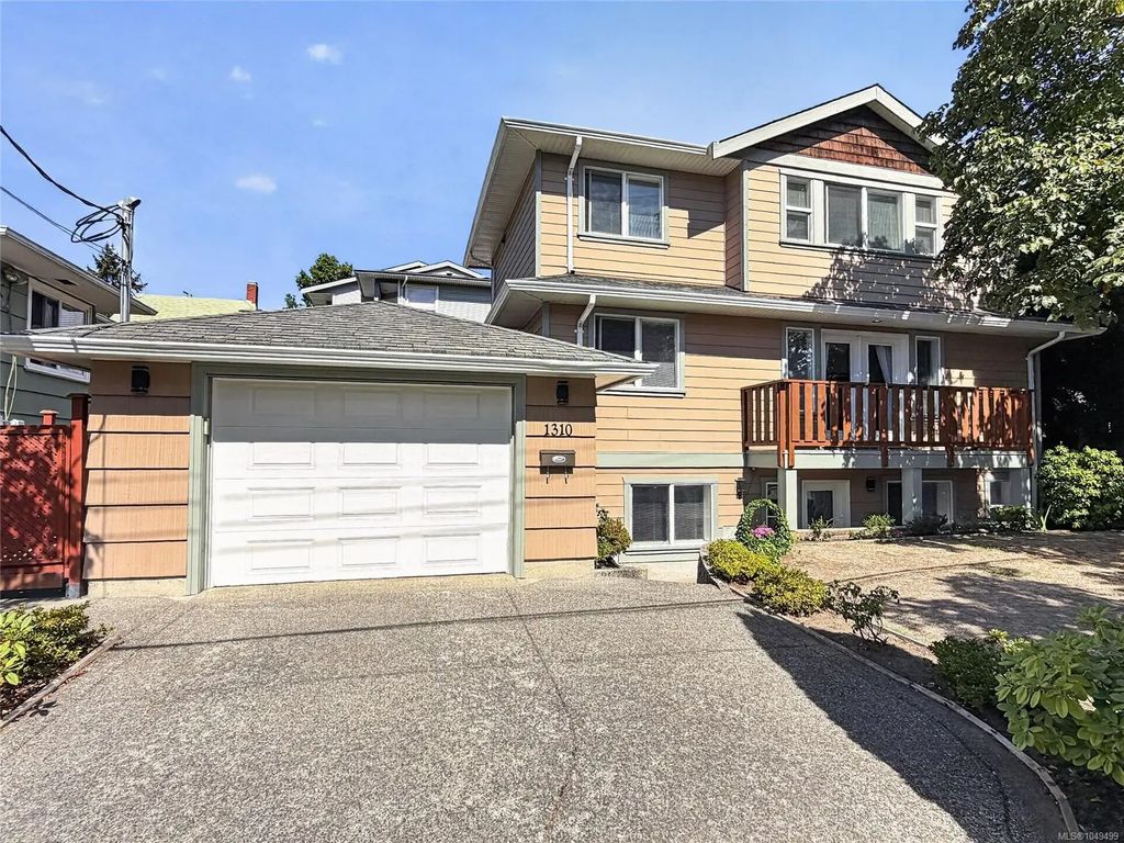 1310 Basil Ave, Victoria
