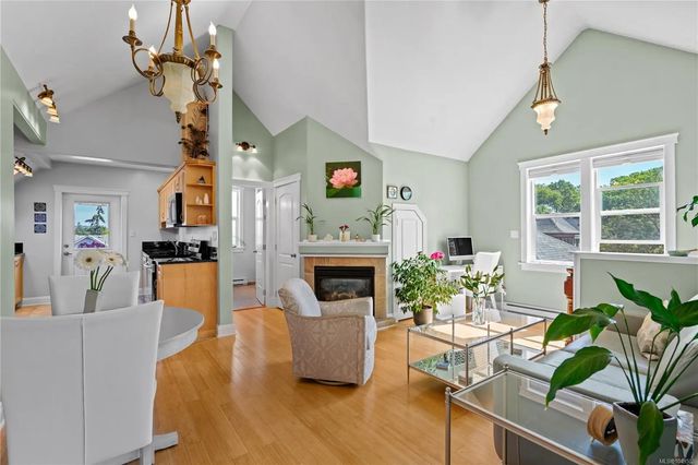 3 of 49 - 1376 Pandora Ave 3, Victoria, BC