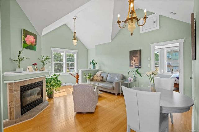4 of 49 - 1376 Pandora Ave 3, Victoria, BC