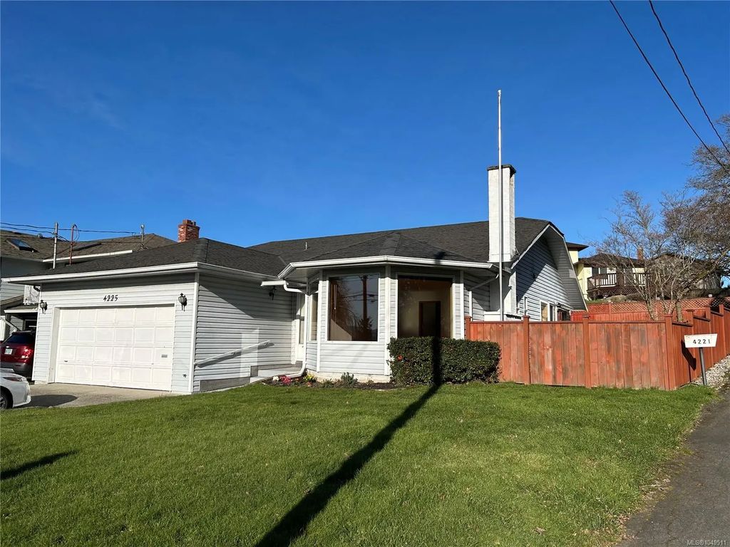 4225 Quadra St, Saanich