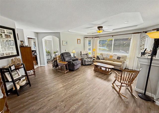 2 of 23 - 586 Hampstead St, Parksville, BC